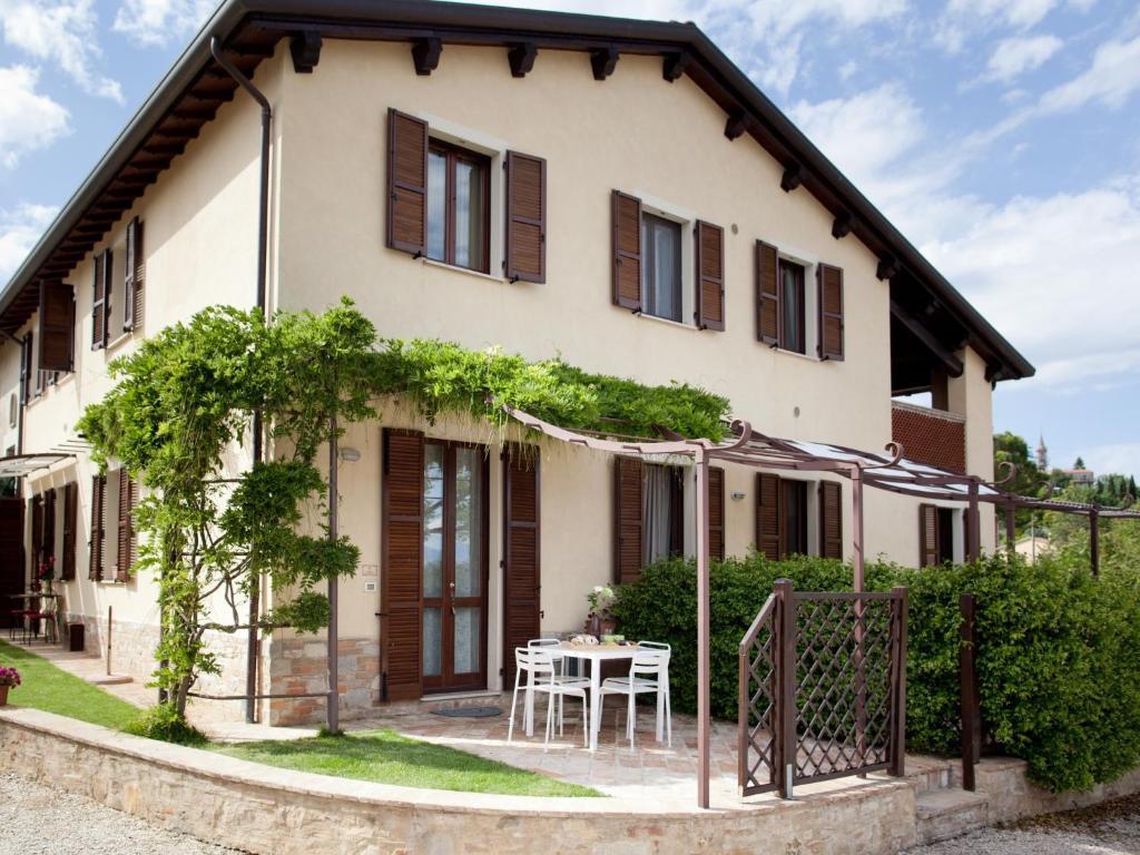 Agriturismo Il Vecchio Mandorlo Перуджа Номер фото